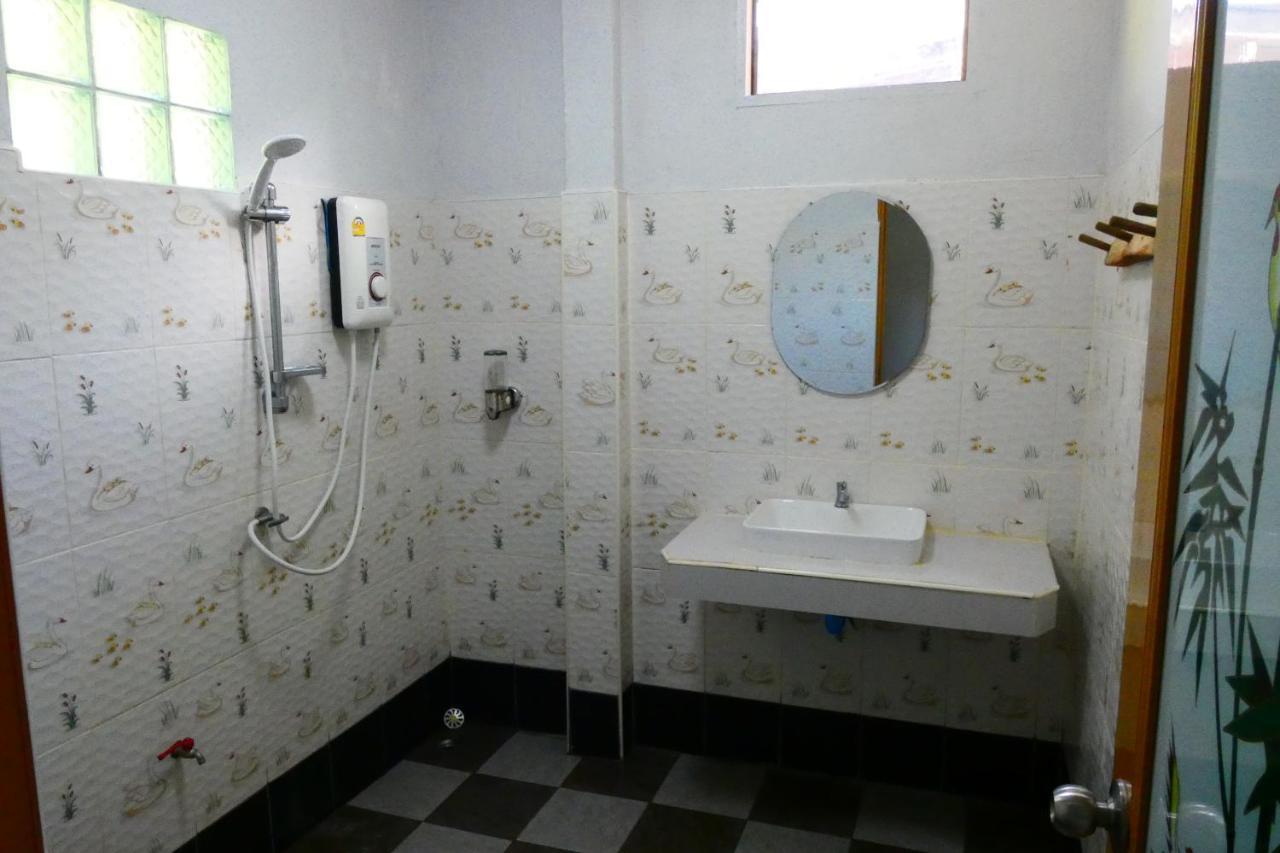 Chom Suan Homestay Ko Kut Екстер'єр фото